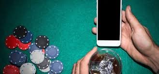 w705 mobile gaming